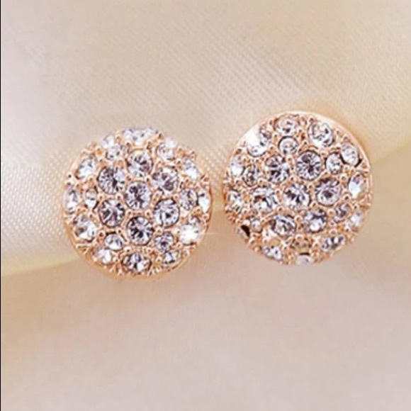 ๐๐๐ฒFIRM๐โBUNDLEโ๐4 DISCOUNT PAVE CIRCLE STUDS - Picture 4 of 8